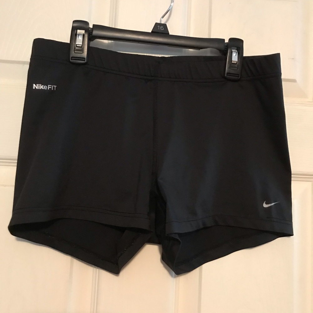 Nike Dry Fit Womens Volleyball Shorts Medium